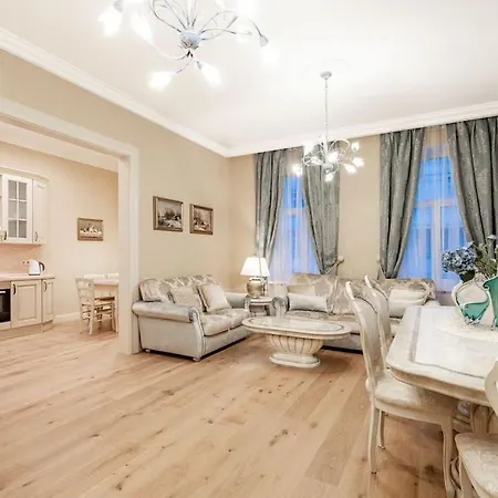 Premium Downtown Apartment *